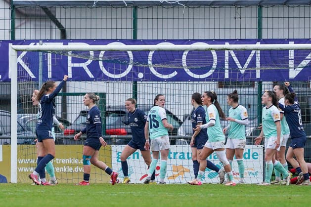 07 12 2025, Soccer, 2 Womens Bundesliga, 2025 2026, Matchday 12, SC Sand SG 99 Andernach Joy among Sands players after the next goal