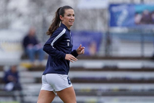 07 12 2025, Football, 2 Womens Bundesliga, 2025 2026, Matchday 12, SC Sand SG 99 Andernach Lisa Kossmann 6 Andernach beams during the warm-up