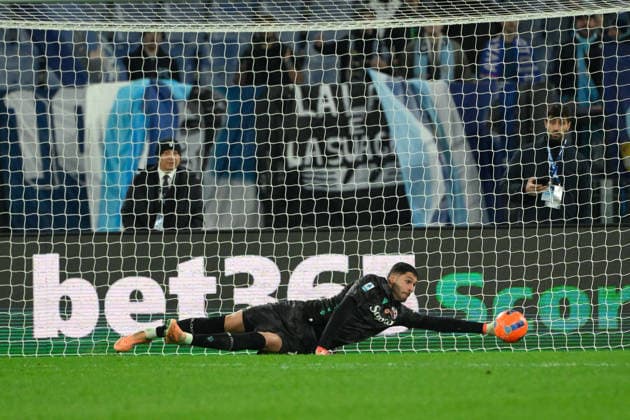 Bologna s goalkeeper Federico Ravaglia during the Italian Football Championship League A 2025 2026 match between SS Lazio vs Bologna FC at the Olimpic Stadium in Rome on 07 December 2025.  Copyright: xFabrizioxCorradetti IPAxSportx xipa-agency.netx xx IPA_68886876 IPA_Agency_IPA68886876