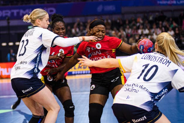 DORTMUND, GERMANY - 7 DECEMBER, 2025: Guialo Isabel Evelize Wangimba, Paulo Helena Gilda Simao - Women s Handball World Championship, WM, Weltmeisterschaft 2025 Angola vs Sweden at Westfallenhalle.  Copyright: xVitaliixKliuievx