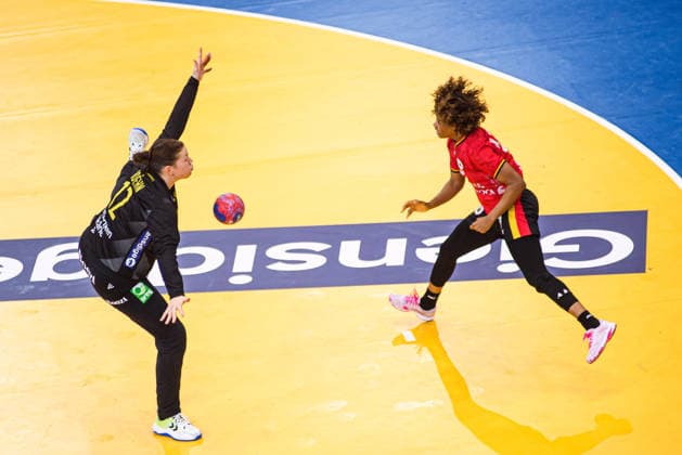 DORTMUND, GERMANY - 7 DECEMBER, 2025: Santos Natalia Maria Bernardo Dos, Idehn Filippa - Women s Handball World Championship, WM, Weltmeisterschaft 2025 Angola vs Sweden at Westfallenhalle.  Copyright: xVitaliixKliuievx