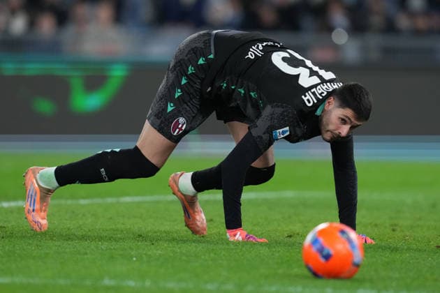 Bologna s goalkeeper Federico Ravaglia during the Serie A EniLive soccer match between Lazio and Bologna at the Rome s Olympic stadium, Italy - Sunday December 7, 2025 - Soccer ( Photo by Alfredo Falcone LaPresse )  Copyright: xAlfredoxFalcone LaPressex