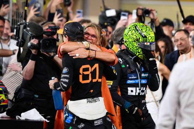 F1 Grand Prix of Abu Dhabi Cisca Wauman, Lando Norris s mother, congratulates Oscar Piastri of the McLaren Formula 1 Team during race day on Yas Island, Abu Dhabi, on December 7, 2025. Abu Dhabi Abu Dhabi United Arab Emirates  Copyright: xAhmadxAlShehabx originalFilename:alshehab-formula1251207_npmtB.jpg