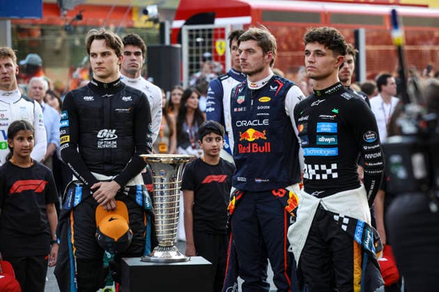 F1 - ABU DHABI GRAND PRIX 2025 PIASTRI Oscar (aus), McLaren F1 Team MCL39, portrait VERSTAPPEN Max (ned), Red Bull Racing RB21, portrait NORRIS Lando (gbr), McLaren F1 Team MCL39, portrait during the 2025 Formula 1 Abu Dhabi Grand Prix, 24th round of the 2025 FIA Formula One World Championship, WM, Weltmeisterschaft from December 05 to 07, 2025 on the Yas Marina Circuit, in Abu Dhabi, United Arab Emirates - Abu DhabiUnited Arab Emirates  Copyright: xXavixBonillax