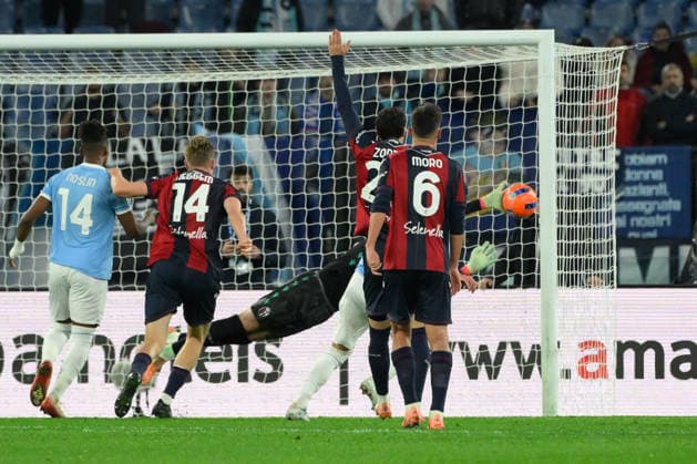 Bologna s goalkeeper Federico Ravaglia during the Italian Football Championship League A 2025 2026 match between SS Lazio vs Bologna FC at the Olimpic Stadium in Rome on 07 December 2025.  Copyright: xFabrizioxCorradetti IPAxSportx xipa-agency.netx xx IPA_68885851 IPA_Agency_IPA68885851