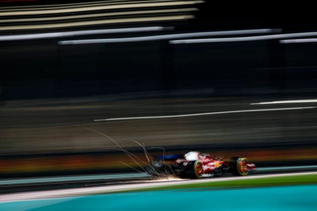 F1 - ABU DHABI GRAND PRIX 2025 16 LECLERC Charles (mco), Scuderia Ferrari SF-25, action sparks during the 2025 Formula 1 Abu Dhabi Grand Prix, 24th round of the 2025 FIA Formula One World Championship, WM, Weltmeisterschaft from December 05 to 07, 2025 on the Yas Marina Circuit, in Abu Dhabi, United Arab Emirates - Abu DhabiUnited Arab Emirates  Copyright: xXavixBonillax