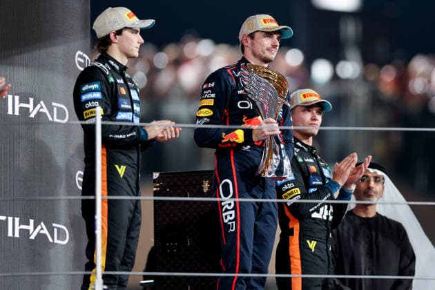 Max Verstappen of the Netherlands and Oracle Red Bull Racing , Race, F1 Grand Prix of Abu Dhabi, am 07 December 2025 in Abu Dhabi, United Arab Emirates Photo by Diogo Cardoso DeFodi Images Max Verstappen of the Netherlands and Oracle Red Bull Racing , Race, F1 Grand Prix of Abu Dhabi, Yas Marina Circuit on December 7, 2025 in Abu Dhabi, United Arab Emirates Photo by Diogo Cardoso DeFodi Images