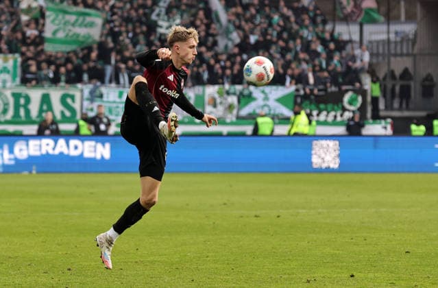 07 12 2025 Soccer Season 2025 2026 2 Soccer Bundesliga 15 Matchday 1 FC Nürnberg FCN Club SpVgg Greuther Fürth Kleeblatt Derby Frankenderby Sportfoto Zink DaMa xdaxmax DFL regulations prohibit any use of photographs as image sequences and or quasi video only for editorial use Tim Drexler 15, 1 FC Nürnberg FCN
