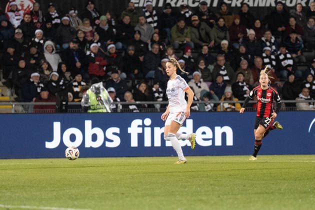 07 12 2025, xhfmx, Soccer Google Pixel Women Bundesliga, Eintracht Frankfurt FC Bayern Giulia Gwinn FC Bayern Munich, 7 DFL DFB REGULATIONS PROHIBIT ANY USE OF PHOTOGRAPHS as IMAGE SEQUENCES and or QUASI VIDEO Frankfurt am Main