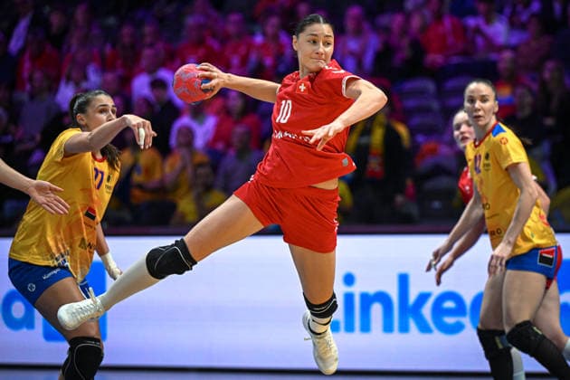 Netherlands, Handball, Womens World Championship 2025, Switzerland vs. Romania, 07 12 2025, Ahoy Arena, Rotterdam, Netherlands, Daphne Gautschi Switzerland, 10 on jump shot Copyright: xMarkusxVerwimpx