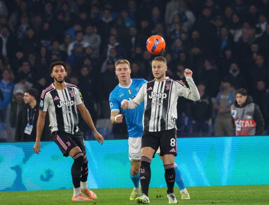 Incontro di calcio campionato serie A - 2025 26 Napoli vs Juventus Teun Koopmeiners of FC Juventus During the 2025 26 Italian Serie A football match between SSC Napoli and FC Juventus on December 7, 2025, at the Diego Armando Maradona Stadium in Naples. Pictured: NAPOLI stadio Diego Armando Maradona CAMPANIA ITALIA Copyright: xFABIOxSASSOxFabioxSassox Napoli Juventus2025_12_07Fabio Sasso0893