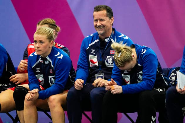Women s Handball World Championship 2025 Norway Brazil Dortmund, Germany 20251207 Norway s coach Ole Gustav Gjekstad during the intermediate round of the Women s Handball World Championship between Norway and Brazil in the SWT Arena Photo Beate Oma Dahle NTB Dortmund Germany EDITORIAL USE ONLY RESTRICTED USE FOR BETTING COMPANIES  Copyright: xBeatexOmaxDahlex xNTBx