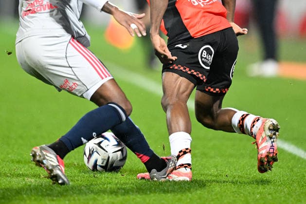 FC Lorient v Olympique Lyonnais - Ligue 1 McDonald s 2025 2026 98 Ainsley MAITLAND NILES (ol) - 43 Arsene KOUASSI (fcl) during the Ligue 1 McDonald s match between Lorient and Lyon at Stade du Moustoir on December 7, 2025 in Lorient, France. Lorient France  Copyright: xFEPx 776348222
