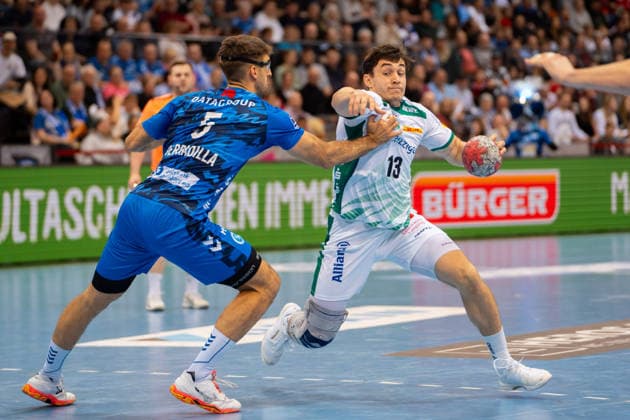 Handball I Men I Season 2025 2026 I Bundesliga I 15 Matchday I TVB Stuttgart SC DHfK Leipzig I 07 12 2025 Matej Klima 13, SC DHfK Leipzig with ball, Antonio Serradilla Cuenca 5, TVB Stuttgart in defense Stuttgart Porsche Arena Baden Württemberg Germany Copyright: xLobeca MaxxPetershansx
