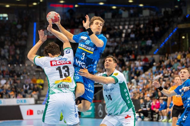 Handball I Men I Season 2025 2026 I Bundesliga I 15 Matchday I TVB Stuttgart SC DHfK Leipzig I 07 12 2025 Max Häfner 3, TVB Stuttgart im Wurf Stuttgart Porsche Arena Baden Württemberg Germany Copyright: xLobeca MaxxPetershansx