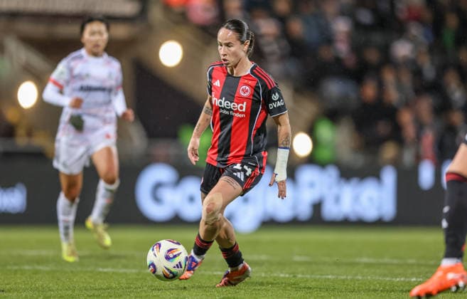 GER, Frankfurt, Eintracht Frankfurt vs FC Bayern Munich, Google Pixel Bundesliga, Football, DFB, Season 2025 2026, Stadion am Brentanobad, 12 Matchday in picture GÃ raldine Reuteler Eintracht Frankfurt 14 DFB DFL REGULATIONS PROHIBIT ANY USE OF PHOTOGRAPHS AS IMAGE SEQUENCES AND OR QUASI VIDEO, 07 12 2026 Copyright: HMBxMedia HendrikxHamelau