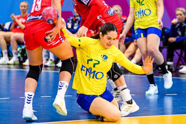 DORTMUND, GERMANY - 7 DECEMBER, 2025: De Abreu Rosa Kelly, Henriksen Selma Helen, Kristiansen Veronica Egebakken - Women s Handball World Championship, WM, Weltmeisterschaft 2025 Norway vs Brazil at Westfallenhalle.  Copyright: xVitaliixKliuievx