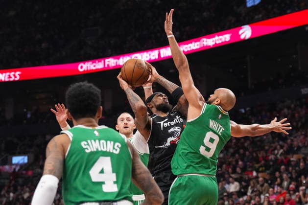 December 7, 2025, Toronto, On, CANADA: Toronto Raptors forward Brandon Ingram (3) shoots on Boston Celtics guard Derrick White (9) during first half NBA, Basketball Herren, USA basketball action in Toronto on Sunday December 7, 2025. Brandon Ingram ; Derrick White  - ZUMAc35_ 20251207_zaf_c35_079 Copyright: xChrisxYoungx