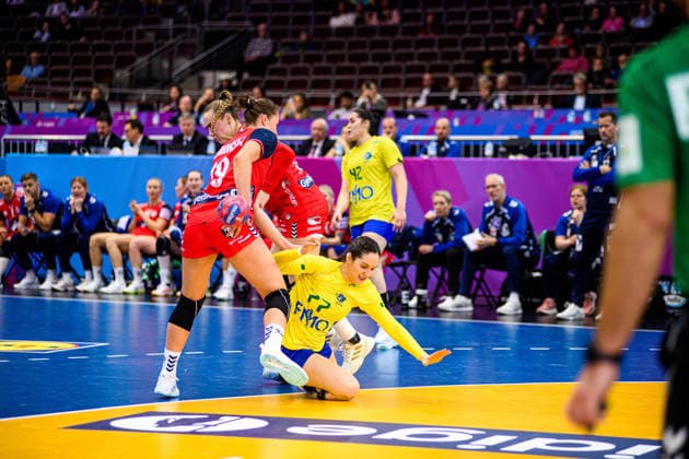 DORTMUND, GERMANY - 7 DECEMBER, 2025: De Abreu Rosa Kelly, Henriksen Selma Helen, Kristiansen Veronica Egebakken - Women s Handball World Championship, WM, Weltmeisterschaft 2025 Norway vs Brazil at Westfallenhalle.  Copyright: xVitaliixKliuievx