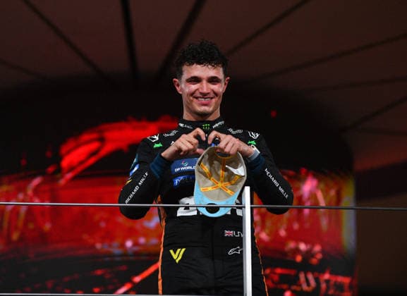 MOTORI - Formula 1 - FORMULA 1 - Abu Dhabi Grand Prix 2025 - Race McLaren driver Lando Norris became the world champion 2025 in Yas marina International Circuit during Abu Dhabi Grand Prix in Abu Dhabi, UAE on 7th Dec, 2025 Abu Dhabi United Arab Emirates  Copyright: xIPAxSport ABACAx