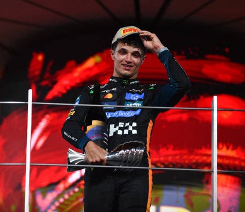 MOTORI - Formula 1 - FORMULA 1 - Abu Dhabi Grand Prix 2025 - Race McLaren driver Lando Norris became the world champion 2025 in Yas marina International Circuit during Abu Dhabi Grand Prix in Abu Dhabi, UAE on 7th Dec, 2025 Abu Dhabi United Arab Emirates  Copyright: xIPAxSport ABACAx
