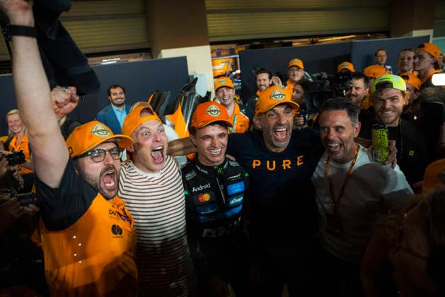 Formula 1 Etihad Airways Abu Dhabi Grand Prix 2025 Alexis Perrin OVERTAKE MAXPPP - Abu Dhabi 07 12 2025 World champion celebration 04 NORRIS Lando (gbr), McLaren F1 Team, portrait at the Formula 1 Etihad Airways Abu Dhabi Grand Prix 2025, the 24th round of the 2025 FIA Formula 1 World Championship, WM, Weltmeisterschaft at Yas Marina Circuit in Abu Dhabi, United Arab Emirates, from 4 to 7 December 2025 Abu Dhabi Yas Marina Circuit United Arab Emirates  Copyright: xOVERTAKE MAXPPPxAlexisxPerrinx OVT202512071610 OVT202512071610