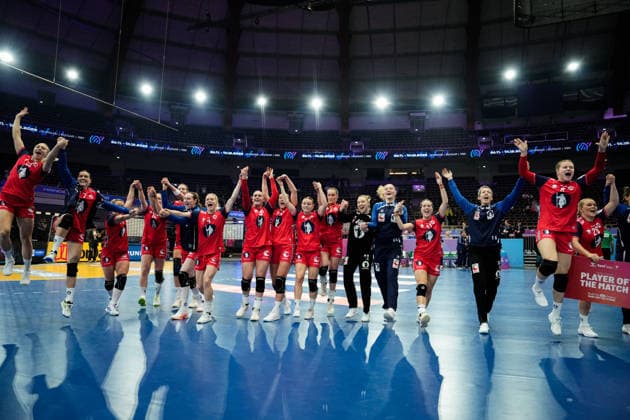 Women s Handball World Championship 2025 Norway Brazil Dortmund, Germany 20251207 The handball girls cheer after the intermediate round of the Women s Handball World Championship between Norway and Brazil in the SWT Arena Photo Beate Oma Dahle NTB Dortmund Germany EDITORIAL USE ONLY RESTRICTED USE FOR BETTING COMPANIES  Copyright: xBeatexOmaxDahlex xNTBx