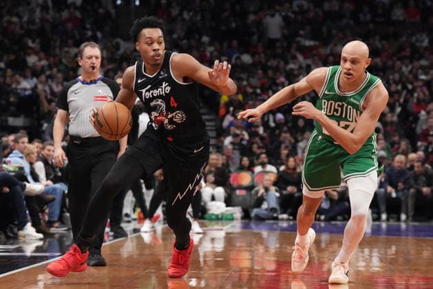 December 7, 2025, Toronto, On, CAN: Toronto Raptors forward Scottie Barnes (4) drives past Boston Celtics guard Jordan Walsh (27) during first half NBA, Basketball Herren, USA basketball action in Toronto on Sunday, December 7, 2025. Scottie Barnes; Jordan Walsh  - ZUMAc35_ 20251207_zaf_c35_093 Copyright: xChrisxYoungx