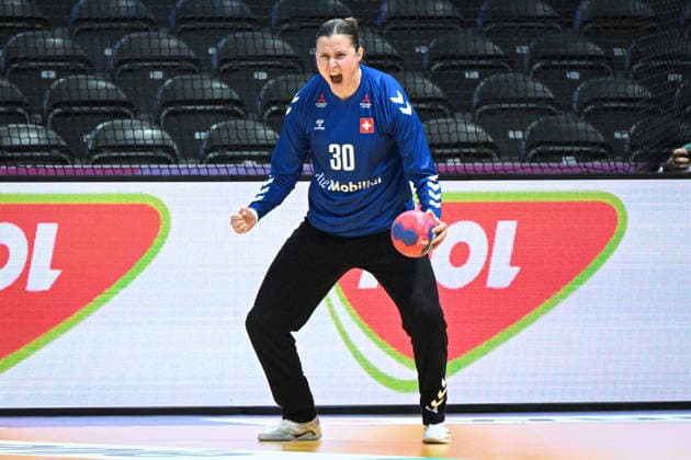 Netherlands, Handball, Womens World Championship 2025, Switzerland vs. Romania, 07 12 2025, Ahoy Arena, Rotterdam, Netherlands, Claire Hartz Switzerland, 30 cheers exuberantly Copyright: xMarkusxVerwimpx