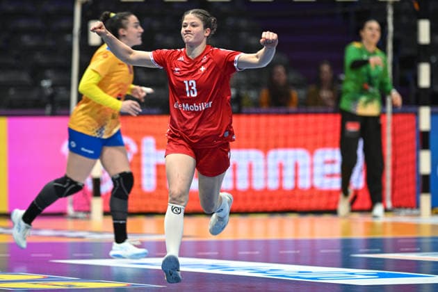 Netherlands, Handball, Womens World Championship 2025, Switzerland vs. Romania, 07 12 2025, Ahoy Arena, Rotterdam, Netherlands, Era Baumann Switzerland, 13 cheers Copyright: xMarkusxVerwimpx