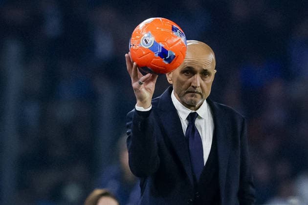CALCIO - Serie A - SSC Napoli vs Juventus FC juventus Italian coach Luciano Spalletti gesticulate during the Serie A football match between SSC Napoli vs Juventus at the Diego Armando Maradona Stadium in Naples, on December 07, 2025. Naples Italy  Copyright: xIPAxSport ABACAx