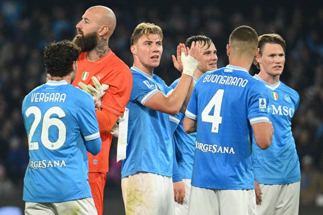 CALCIO - Serie A - SSC Napoli vs Juventus FC Napoli players thank the fans for a great matchduring the Serie A Enilive match between SSC Napoli vs Juventus FC at Diego Armndo Maradona Stadium Naples Italy  Copyright: xIPAxSport ABACAx