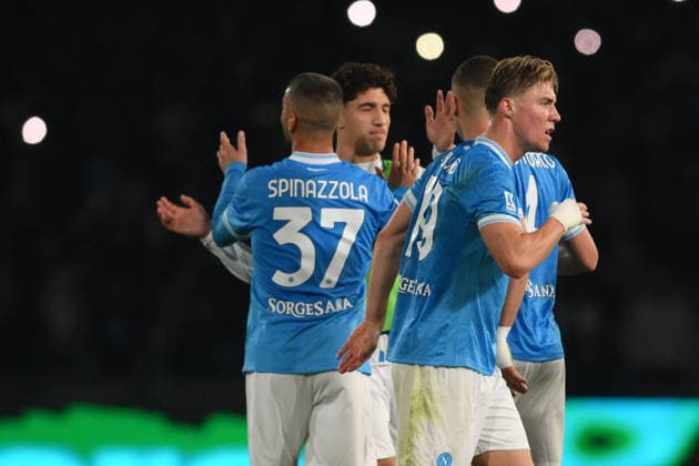 CALCIO - Serie A - SSC Napoli vs Juventus FC Napoli s players celebrate their victory at the end of the match during the match of 14th day of the Serie A Championship between S.S.C. Napoli and F.C.Juventus at the Maradona Stadium on Dec 7, 2025 in Naples, Italy. during SSC Napoli vs Juventus FC, Italian soccer Serie A match in Naples, Italy, December 07 2025 Naples Italy  Copyright: xIPAxSport ABACAx