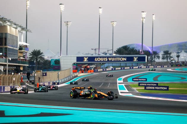 MOTORI - Formula 1 - Abu Dhabi Grand Prix 2025 Lando Norris (GBR) - McLaren Formula 1 Team - McLaren MCL39 - Mercedes during the Race of Sunday of the Formula 1 Etihad Airways Abu Dhabi Grand Prix 2025 atYas Marina Circuit in Abu Dhabi, United Arab Emirates, ahead of Round 24 of 24, Season Finale and driver championship decider of the 2025 FIA Formula One World Championship, WM, Weltmeisterschaft (December 4-7, 2025). Abu Dhabi United Arab Emirates  Copyright: xIPAxSport ABACAx