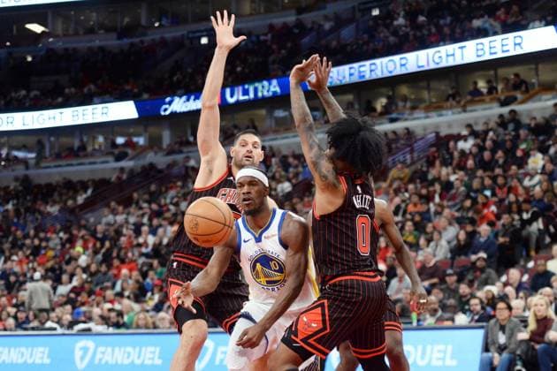 Chicago Bulls v Golden State Warrios - NBA, Basketball Herren, USA CHICAGO,ILLINOIS - DECEMBER 7: Jimmy Butler III (10) of Golden State Warrios in action during NBA basketball game between Chicago Bulls and Golden State Warriors at the United Center in Chicago, Illinois on December 7, 2025. Jacek Boczarski Anadolu Illinois United States. Editorial use only. Please get in touch for any other usage.  Copyright: x2025xAnadoluxJacekxBoczarskix