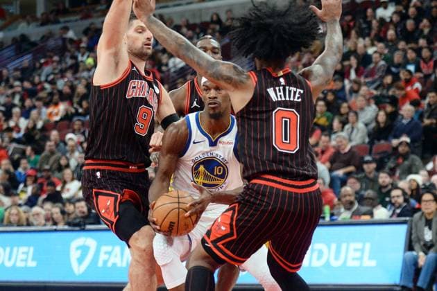 Chicago Bulls v Golden State Warrios - NBA, Basketball Herren, USA CHICAGO,ILLINOIS - DECEMBER 7: Jimmy Butler III (10) of Golden State Warrios in action during NBA basketball game between Chicago Bulls and Golden State Warriors at the United Center in Chicago, Illinois on December 7, 2025. Jacek Boczarski Anadolu Illinois United States. Editorial use only. Please get in touch for any other usage.  Copyright: x2025xAnadoluxJacekxBoczarskix