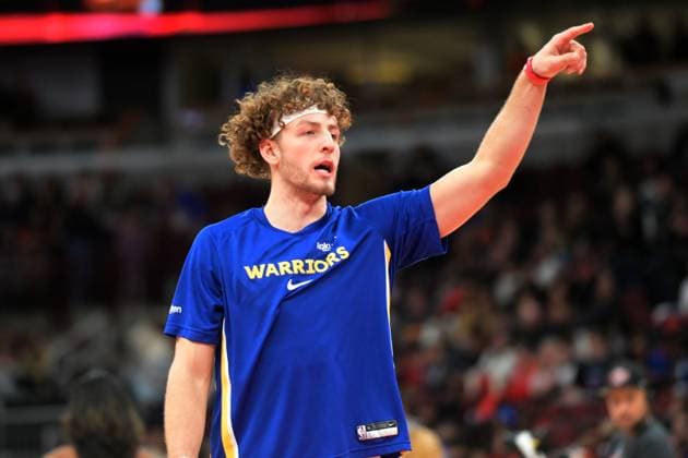 Chicago Bulls v Golden State Warrios - NBA, Basketball Herren, USA CHICAGO,ILLINOIS - DECEMBER 7: Brandin Podziemski of Golden State Warrios gestures during NBA basketball game between Chicago Bulls and Golden State Warriors at the United Center in Chicago, Illinois on December 7, 2025. Jacek Boczarski Anadolu Illinois United States. Editorial use only. Please get in touch for any other usage.  Copyright: x2025xAnadoluxJacekxBoczarskix