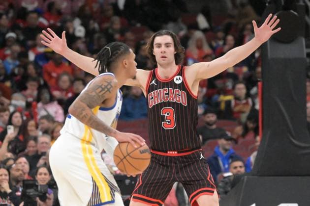 Chicago Bulls v Golden State Warrios - NBA, Basketball Herren, USA CHICAGO,ILLINOIS - DECEMBER 7: Josh Giddey (3) of Chicago Bulls during NBA basketball game between Chicago Bulls and Golden State Warriors at the United Center in Chicago, Illinois on December 7, 2025. Jacek Boczarski Anadolu Illinois United States. Editorial use only. Please get in touch for any other usage.  Copyright: x2025xAnadoluxJacekxBoczarskix