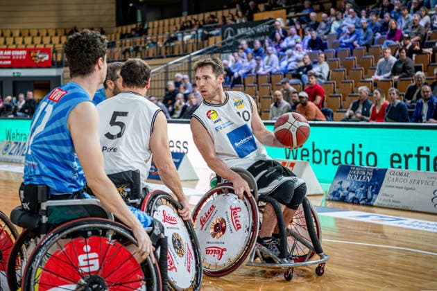 DRS Cup Wheelchair basketball RSV Lahn Dill RSB Thuringia Bulls, 07 12 25 Colin Higgins RSV Lahn Dill, 10 , Michael Paye RSV Lahn Dill, 5 , Arie Twigt RSB Thuringia Bulls, 17 DRS Cup Wheelchair basketball RSV Lahn Dill RSB Thuringia Bulls Wetzlar, 07 12 25 Copyright: xBEAUTIFULxSPORTS Roeczeyx