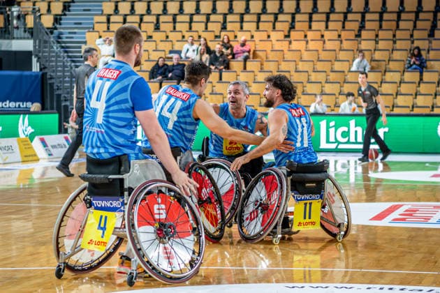 DRS Cup Wheelchair basketball RSV Lahn Dill RSB Thuringia Bulls, 07 12 25 Joakim Linden RSB Thuringia Bulls, 15 , Aliexandr Halouski RSB Thuringia Bulls, 14 , Jordi Ruiz RSB Thuringia Bulls, 11 , Hubert Hager RSB Thuringia Bulls, 4 DRS Cup Wheelchair basketball RSV Lahn Dill RSB Thuringia Bulls Wetzlar, 07 12 25 Copyright: xBEAUTIFULxSPORTS Roeczeyx
