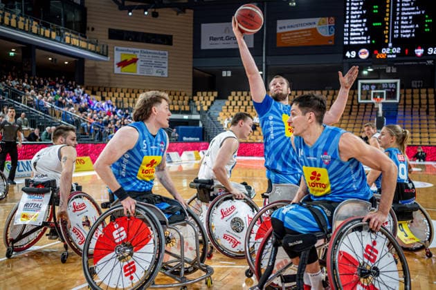 DRS Cup Wheelchair basketball RSV Lahn Dill RSB Thuringia Bulls, 07 12 25 Hubert Hager RSB Thuringia Bulls, 4 , Aliexandr Halouski RSB Thuringia Bulls, 14 , Tomas Klein RSB Thuringia Bulls, 5 , Vincent Dallaire RSV Lahn Dill, 7 , Quinten Zantinge RSV Lahn Dill, 11 DRS Cup Wheelchair basketball RSV Lahn Dill RSB Thuringia Bulls Wetzlar, 07 12 25 Copyright: xBEAUTIFULxSPORTS Roeczeyx