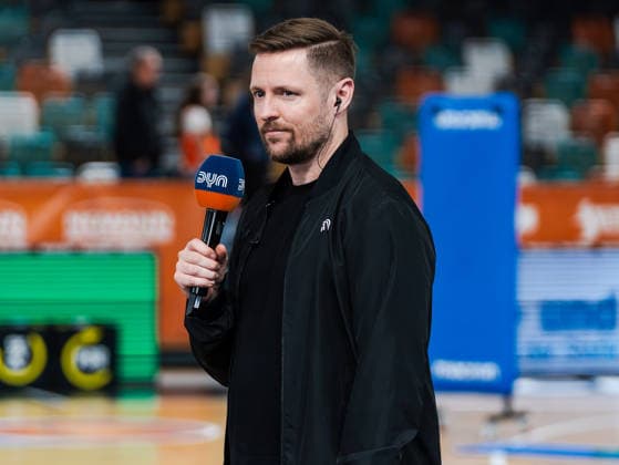 Sebastian Meichsner Dyn Moderator Rasta Vechta vs Veolia Towers Hamburg, Basketball, easyCredit Basketball Bundesliga, Matchday 9, Season 2025 2026, 07 12 2025 Rasta Vechta vs Veolia Towers Hamburg, Basketball, easyCredit Basketball Bundesliga, Matchday 9, Season 2025 2026, 07 12 2025 Vechta Copyright: xEibner-Pressefoto DamianxKruczynx EP_DKI