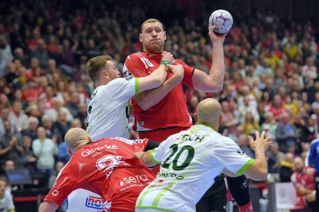 Dainis Kristopans MT Melsungen 10 on the ball , Nikola Grahovac HSG Wetzlar 2 , Arnar Freyr Arnarsson MT Melsungen 21 , David Cyrill Akakpo HSG Wetzlar 20 , GER, MT Melsungen HSG Wetzlar, Handball, 1 Bundesliga, 15 Matchday, Season 2025 2026, 07 12 2025, GER, MT Melsungen HSG Wetzlar, Handball, 1 Bundesliga, 15 Matchday, Season 2025 2026, 07 12 2025 Kassel Copyright: xEibner-Pressefotox xRolandxSippelx EP_RSL