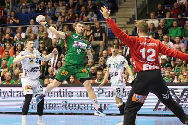 07 12 2025, xgox, Handball Daikin HBL SC Magdeburg FRISCH AUF Göppingen emspor, v l Elvar Oern Jonsson Magdeburg, 19 throws goal, Torschuetze, scores goal, Treffer, scores the goal Magdeburg