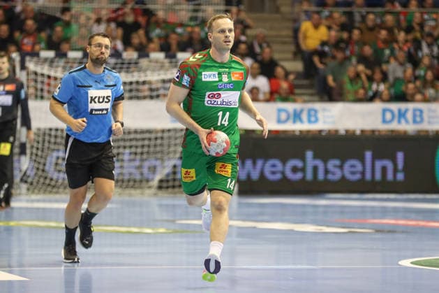 07 12 2025, xgox, Handball Daikin HBL SC Magdeburg FRISCH AUF Göppingen emspor, v l Omar Ingi Magnusson Magdeburg, 14 am Ball, plays the ball Magdeburg