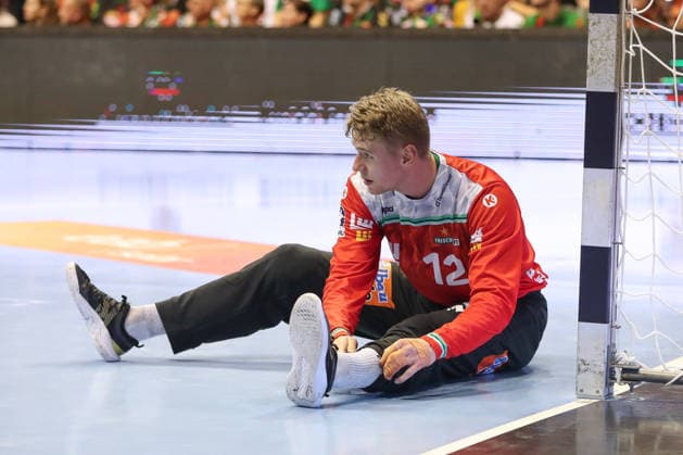 07 12 2025, xgox, Handball Daikin HBL SC Magdeburg FRISCH AUF Göppingen emspor, v l Kristian Saeveras Goeppingen, 12 enttaeuscht, schaut enttaeuscht, niedergeschlagen, disappointed Magdeburg