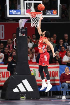 Spencer Dinwiddie FC Bayern Basketball, 26 with ball at the basket, GER, FC Bayern Basketball vs SYNTAINICS MBC, Basketball, easycredit Basketball Bundesliga, Matchday 9, Season 2025 2026, 07 12 2025, GER, FC Bayern Basketball vs SYNTAINICS MBC, Basketball, easycredit Basketball Bundesliga, Matchday 9, Season 2025 2026, 07 12 2025 Munich Copyright: xEibner-Pressefoto JennixMaulx EP_JML