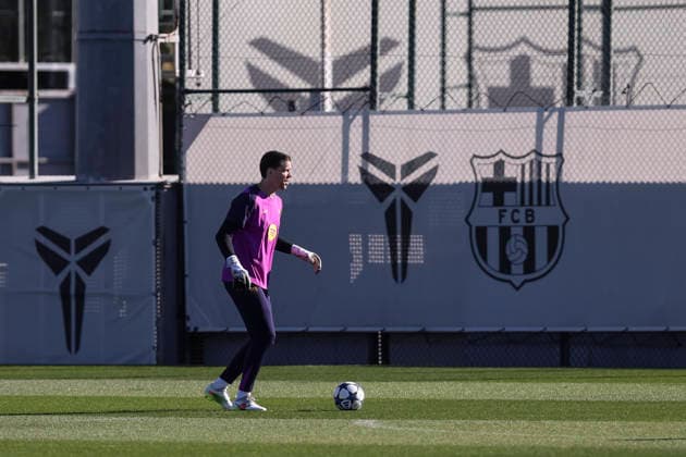 December 8, 2025, Sant Joan Despi, Barcelona, SPAIN: Wojciech Szczesny during the training day of FC Barcelona, Barca ahead UEFA Champions League 2025 26, football match against Eintracht FrancfortÃ¢â‚¬¹Ã¢â‚¬¹ at Ciutat Esportiva Joan Gamper on December 08, 2025 in Sant Joan Despi, Barcelona, Spain. Sant Joan Despi SPAIN - ZUMAa181 20251208_zaa_a181_011 Copyright: xJavierxBorregox