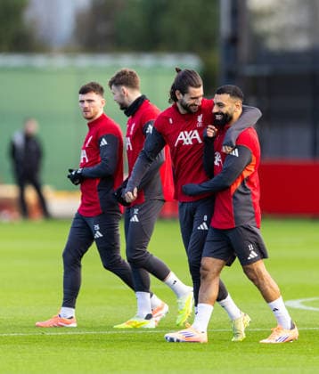 Football - UEFA Champions League - FC Internazionale Milano v Liverpool FC - MD-1 LIVERPOOL, ENGLAND - Monday, December 8, 2025: Liverpool s Dominik Szoboszlai (L) and Mohamed Salah during a training session at the AXA Training Centre ahead of the UEFA Champions League match between FC Internazionale Milano and Liverpool FC. (Photo by Jessica Hornby Propaganda)  Copyright: xDavidxRawcliffex P2025-12-08-LFC-Training-Inter-2