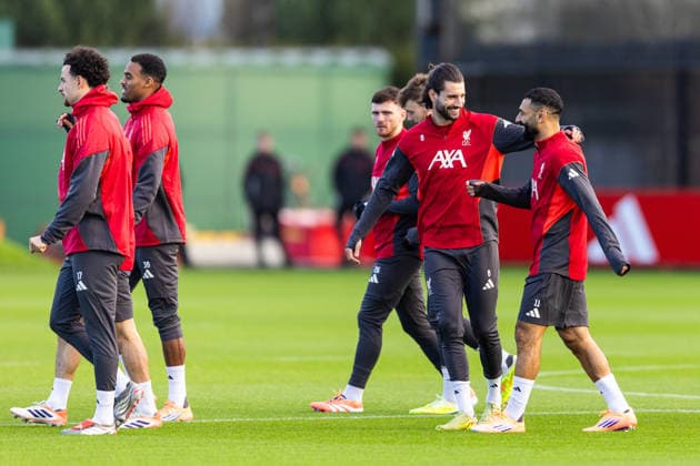 Football - UEFA Champions League - FC Internazionale Milano v Liverpool FC - MD-1 LIVERPOOL, ENGLAND - Monday, December 8, 2025: Liverpool s Dominik Szoboszlai (L) and Mohamed Salah during a training session at the AXA Training Centre ahead of the UEFA Champions League match between FC Internazionale Milano and Liverpool FC. (Photo by Jessica Hornby Propaganda)  Copyright: xDavidxRawcliffex P2025-12-08-LFC-Training-Inter